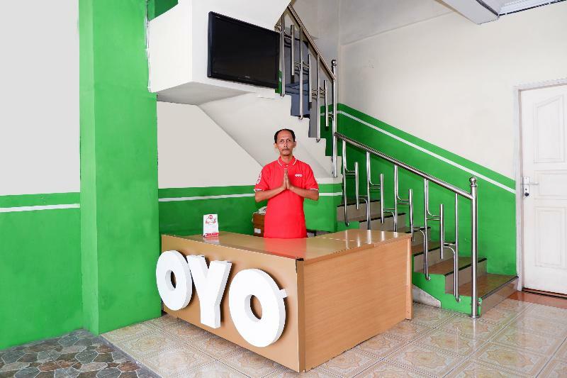 Oyo 338 Guest House Omah Manahan Syariah Solo Kültér fotó