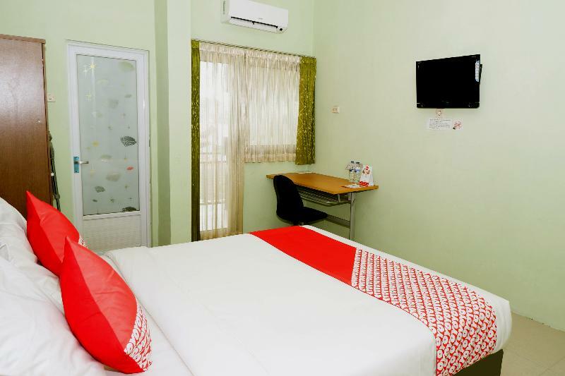 Oyo 338 Guest House Omah Manahan Syariah Solo Kültér fotó